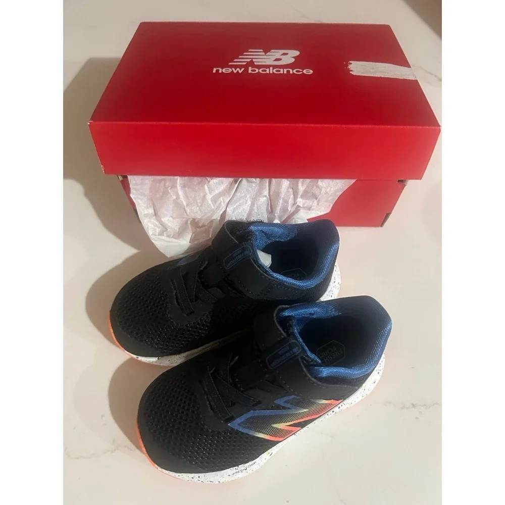 New in box!! Little Kids 5c New Balance Fresh Foam Arishi V4 Bungee Lace Shoes
